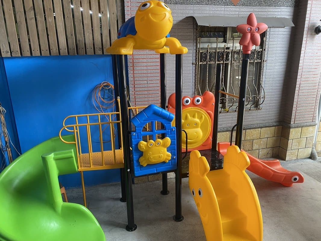 兒童溜滑梯